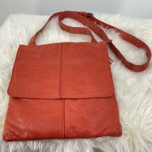 NINO BOSSI Buttery‎ Soft Leather. Red Shoulder / Crossbody Leather. EUC!